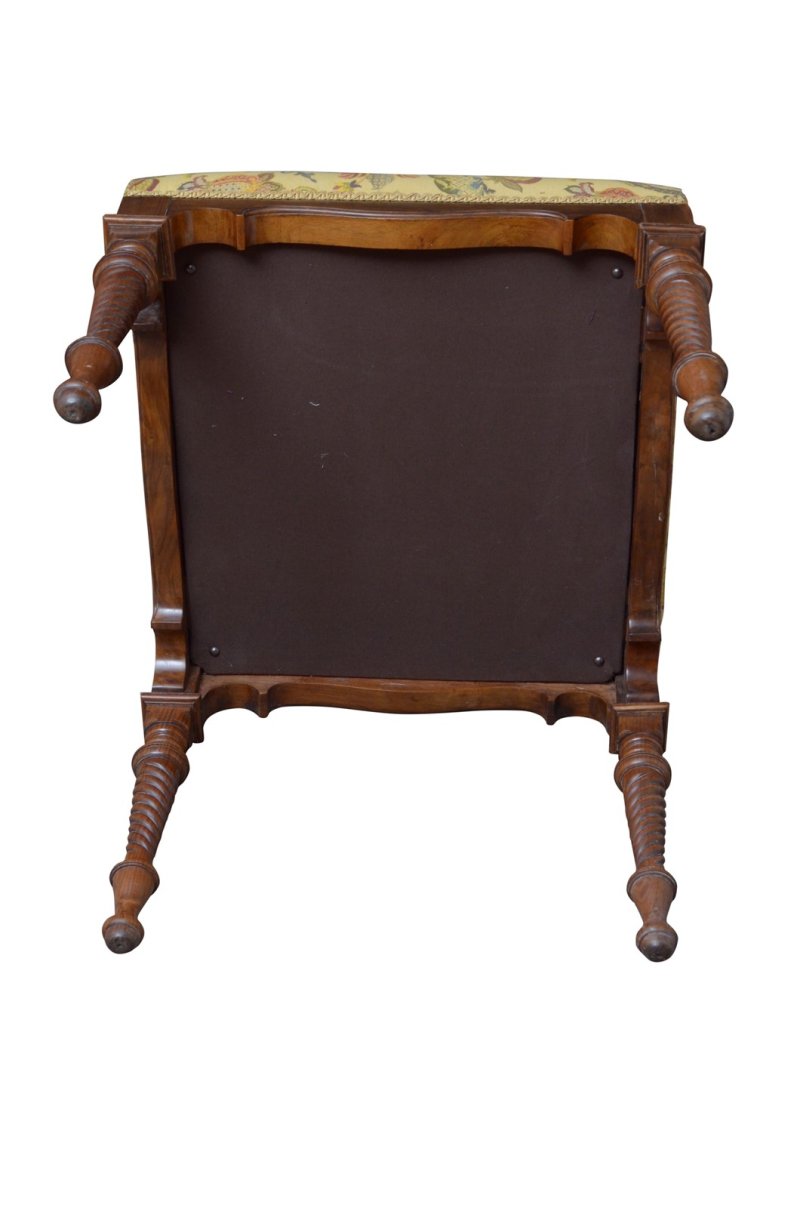 Superb Quality And Very Attractive Victorian Stool Walnut Dressing Table Stool - Image 5